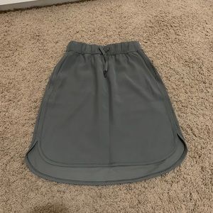 Lululemon On The Fly skirt